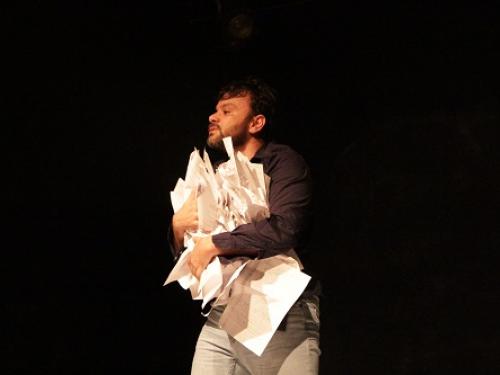 Teatro: espetáculo ADOTIVO - Coletivo Adotivo