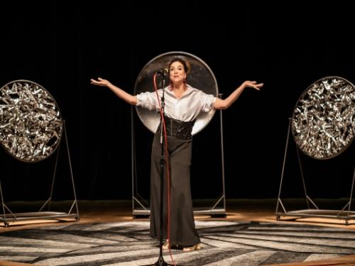 Espetáculo: “Bárbara” - Teatro em Movimento 