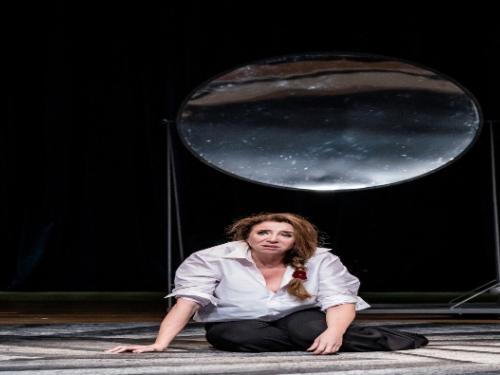 Espetáculo: “Bárbara” - Teatro em Movimento 