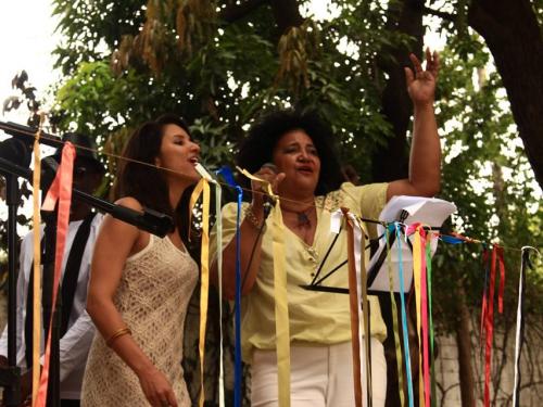 "Elas e o Violão" atividade no Centro Cultural Zilah Spósito