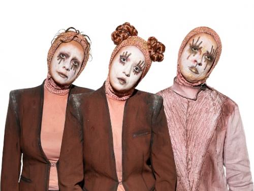 Peça: “Enquanto Estamos Aqui” - CCBB BH