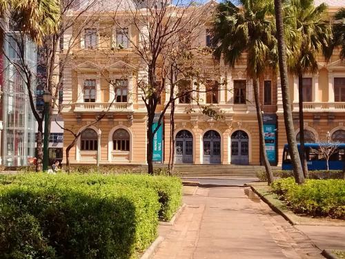 Performance: “Trecho”, com Camila Damião | Memorial Vale