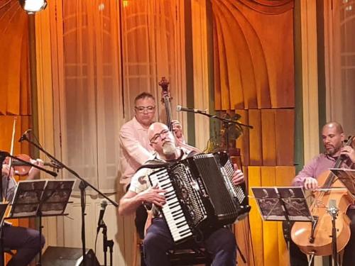  Show: "De sol a sol" de Toninho Ferragutti