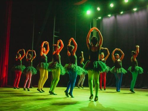 Teatro adulto - MOSTRA AS CRIA - Grupo Escola de Artes