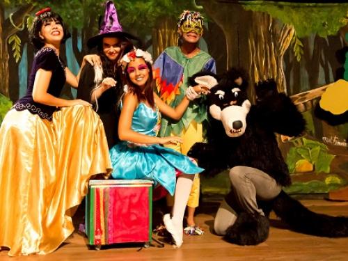 Teatro - A Caixa Mágica - Cia Gaveta Caída 