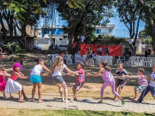 brinquedos e brincadeiras