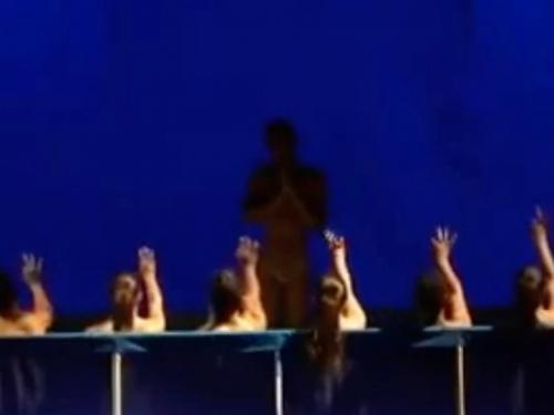 Espetáculo: "TCHIBUM" - Paraopeba Cia de Dança 