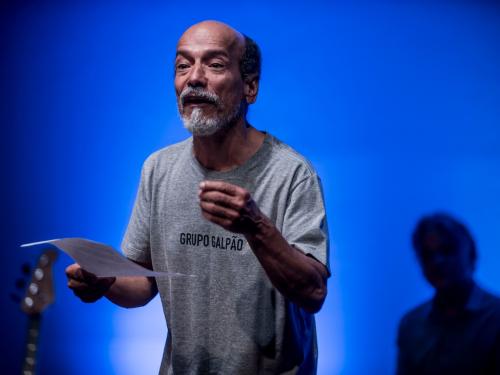 Espetáculo: De Tempo Somos – um sarau do Grupo Galpão”