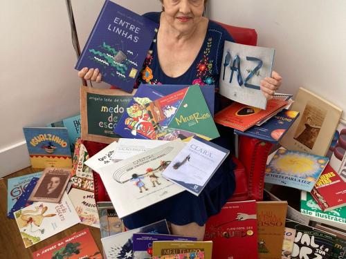 Sempre Um Papo recebe Angela Leite de Souza