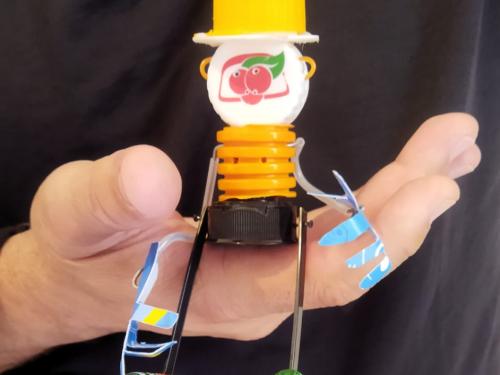 Espetáculo: “Era uma vez um lambe-lambe holandês - bonecos de recicláveis contam histórias tradicionais”