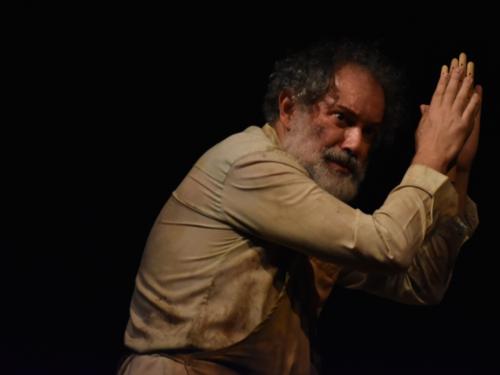 Espetáculo: "Tempos de Errância" - Núcleo 2/Coletivo de Teatro