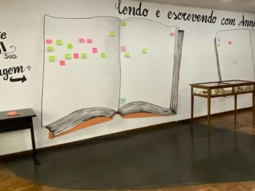 Exposição: “Lendo e Aprendendo com Anne Frank” | Biblioteca Pública Estadual de Minas Gerais