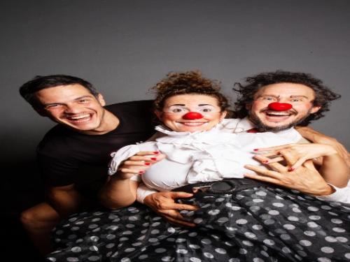 Espetáculo: "Um ponto azul" - Instituto Hahaha