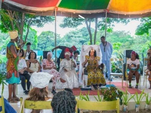 Rainha Diambi visita Centro de Cultura Popular e Tradicional Lagoa do Nado