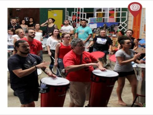 Ensaios: Bloco A Roda