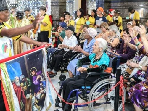 Cortejo: “Hoje é dia de folia!” - Grupo Folia de Santo Reis Paulo VI