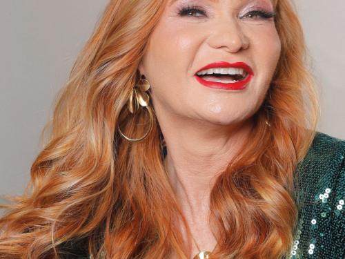 Espetáculo de comédia “O Que Pode Dar Errado na Cama?” – Cátia Damasceno