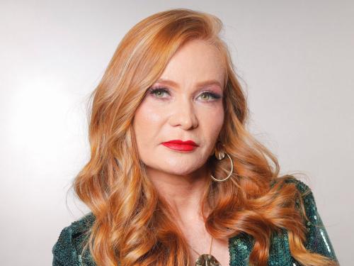 Espetáculo de comédia “O Que Pode Dar Errado na Cama?” – Cátia Damasceno