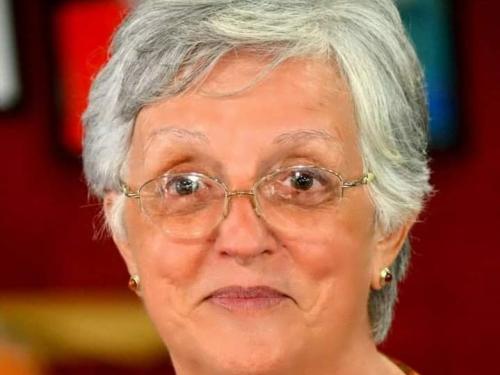 Sempre um Papo recebe Líria Porto 