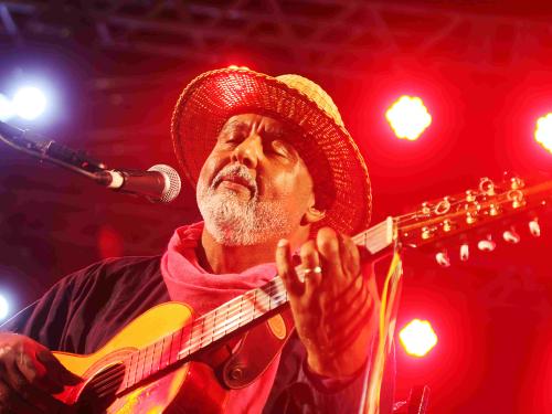 "SER(TÃO) INFINITO" com o Violeiro Mineiro Wilson Dias.