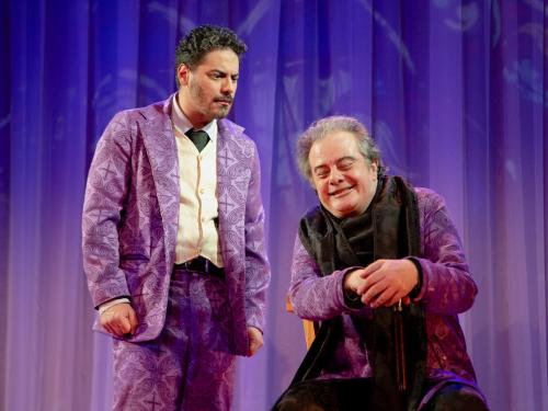  Teatro: Adivinhe Quem Vem Para Rezar 