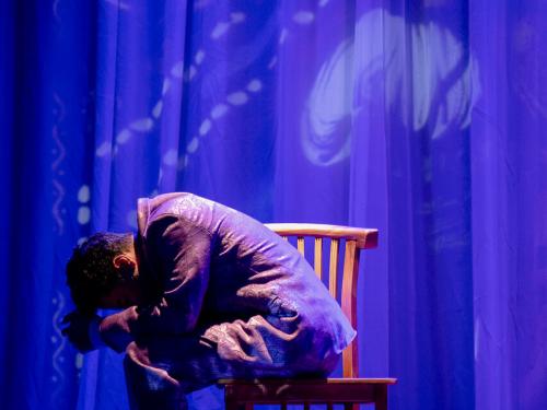  Teatro: Adivinhe Quem Vem Para Rezar 