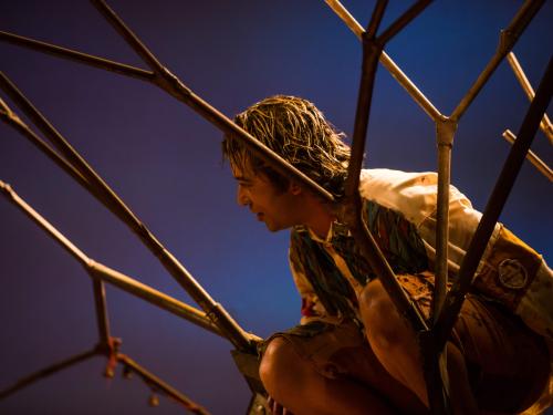 "Quase Árvore" - Grupo Atrás do Pano