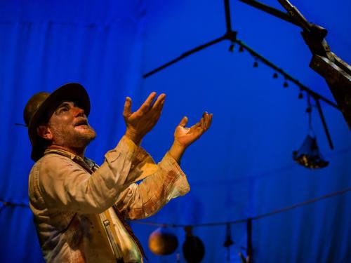 "Quase Árvore" - Grupo Atrás do Pano