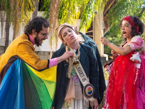  Espetáculo: ‘Três Fadas Moribundas’ - Coletivo Bufadas