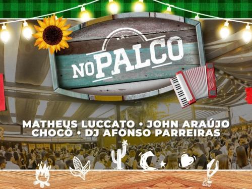 No Palco - Quintal do Chalé