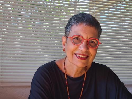 Letra em Cena. Como Ler Ângela Lago