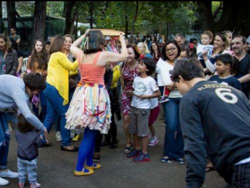 Na Roda - Teatro na Praça