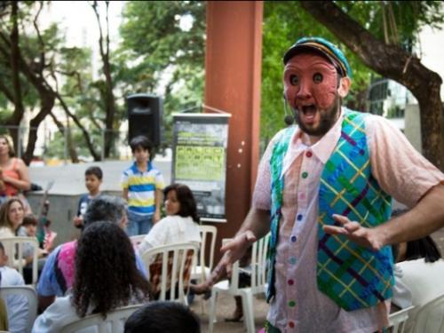 Na Roda - Teatro na Praça