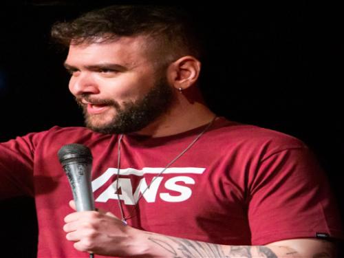 Comédia Stand up : Tiago Santineli "O Pai da Mentira"