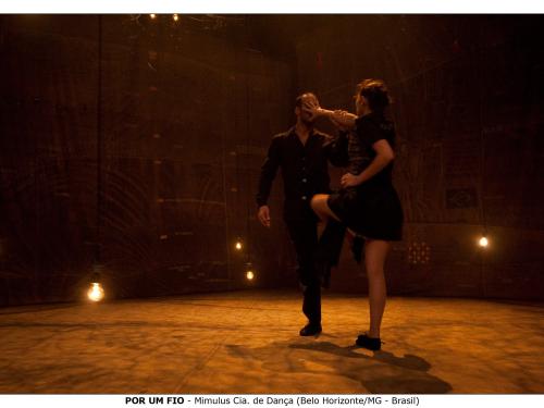 Espetáculo: "Por Um Fio" - Mimulus Cia de Dança