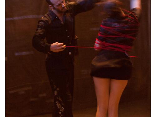 Espetáculo: "Por Um Fio" - Mimulus Cia de Dança