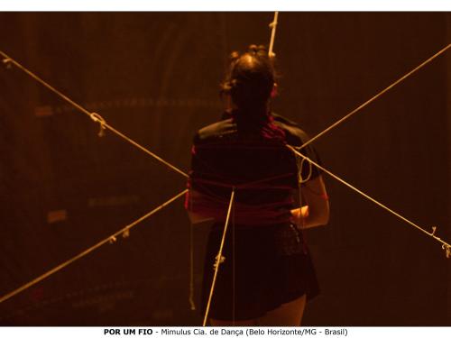 Espetáculo: "Por Um Fio" - Mimulus Cia de Dança