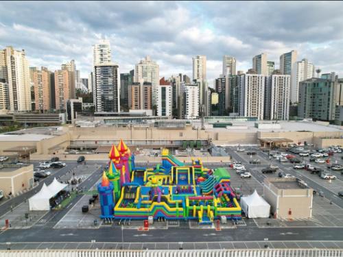 Jump Around - O maior castelo inflável da América Latina