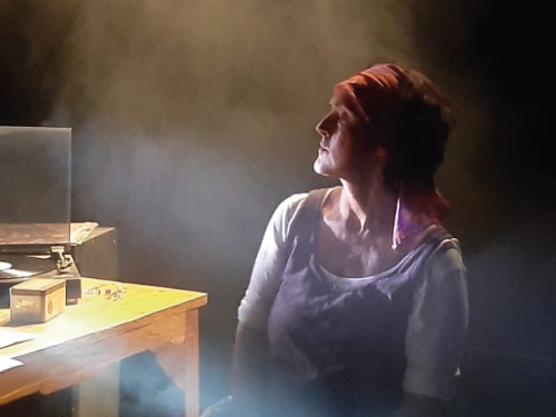  Espetáculo: “A Contadora de Filmes”