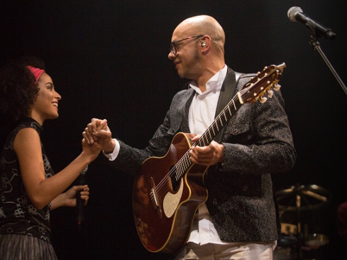 Show: "Estrela" Laura Catarina canta Vander Lee 