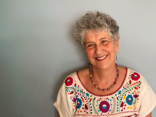 Sempre Um Papo recebe Mônica Meyer