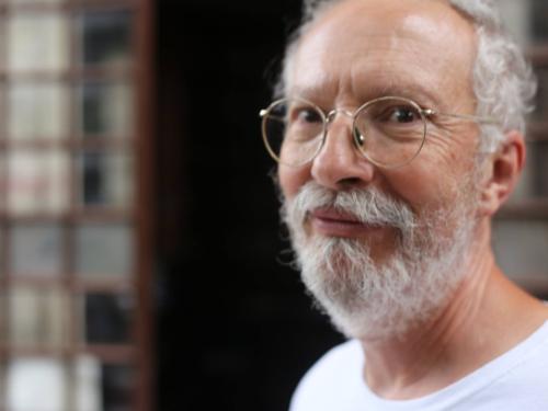 Sempre Um Papo recebe Jacyntho Lins Brandão 