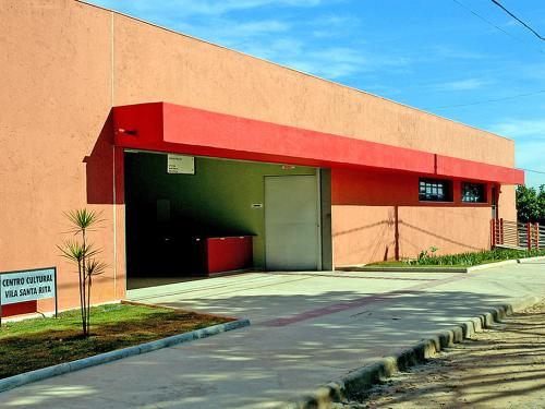 CCVSROs Centros Culturais Municipais de Belo Horizonte oferecem diversas atividades culturais virtuais e presenciais, voltadas para os públicos infantil, jovem e adulto. A programação semanal é gratuita. Confira a agenda do Centro Cultural Vila Santa Rita logo abaixo.