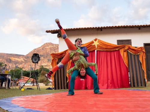  ESPETÁCULO CIRCO DE FAMÍLIA - Cia Circunstância