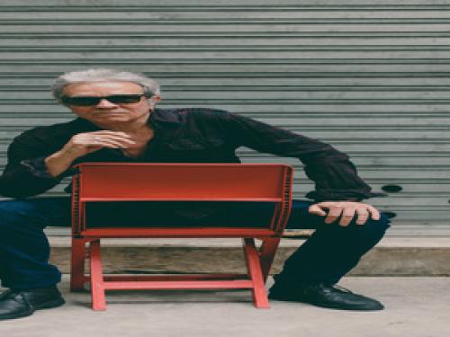 Show: Arnaldo Brandão "Voz e Violão"