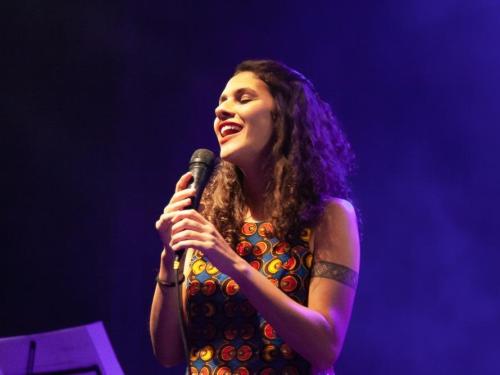 Minas ao Luar pocket: Bárbara Barcellos e Aline Calixto