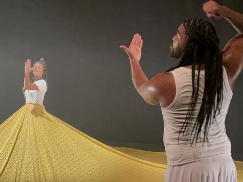 Espetáculo: "Cena Corpo Preto Surdo: Louvação as Ayabas"