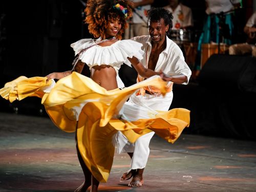 Espetáculo: “Passos e Cantos do Brasil” - Grupo Aruanda