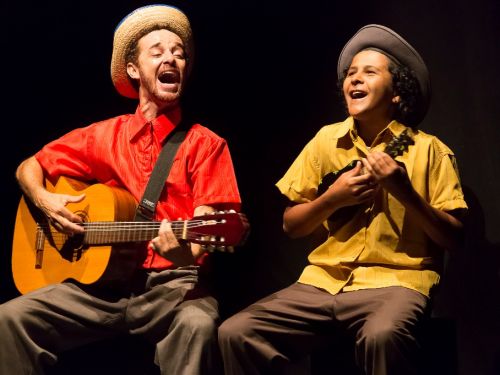  Espetáculo: ‘Na comédia de EDGAR, ALAN PÕE o bico’