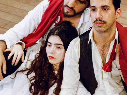 Espetáculo: "O Mundo Está em Chamas, o Teatro Também Tem de Estar"